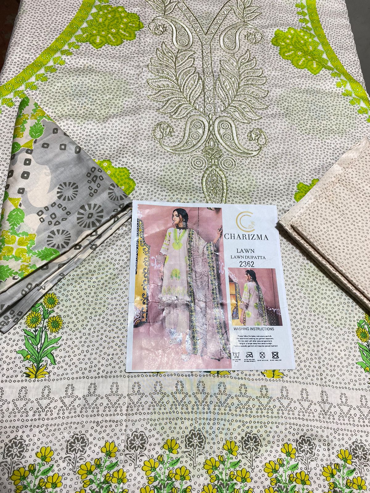 CHARIZMA . Lawn 3pc
